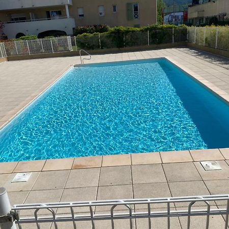 Studio Brignoles Piscine Emplacement Ideal Dış mekan fotoğraf